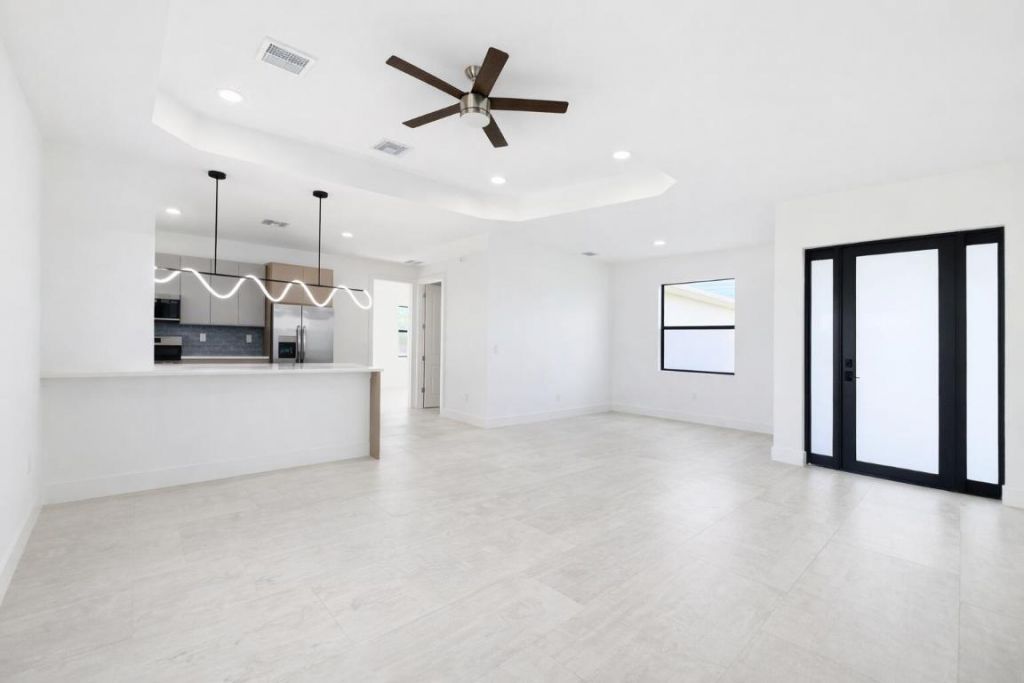 211 NW 25th Avenue, Cape Coral, FL 33993 Photo