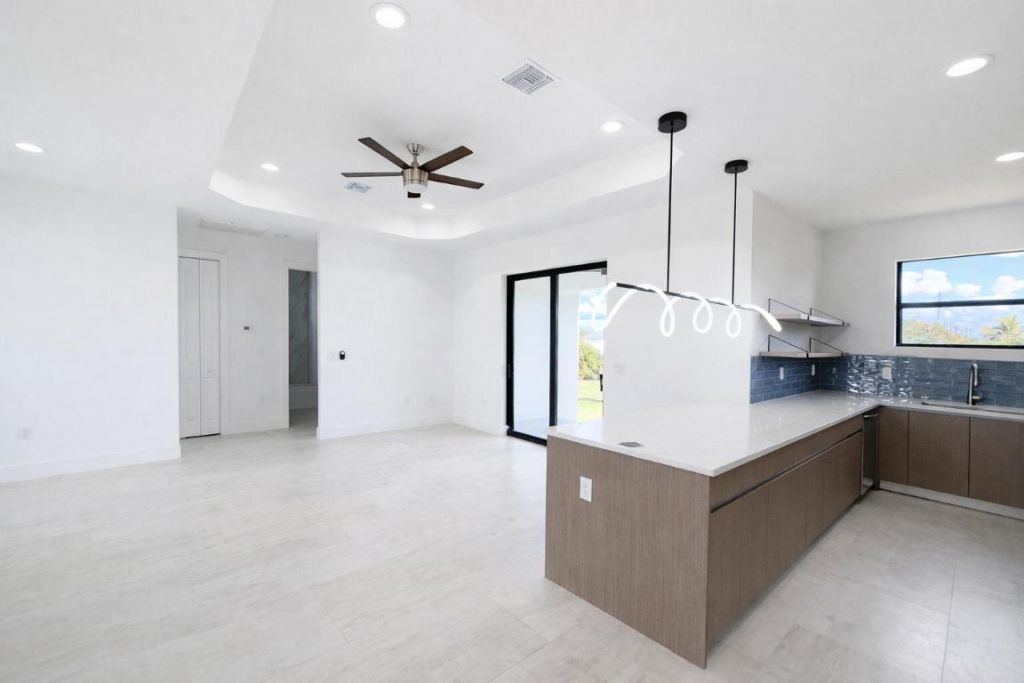 211 NW 25th Avenue, Cape Coral, FL 33993 Photo