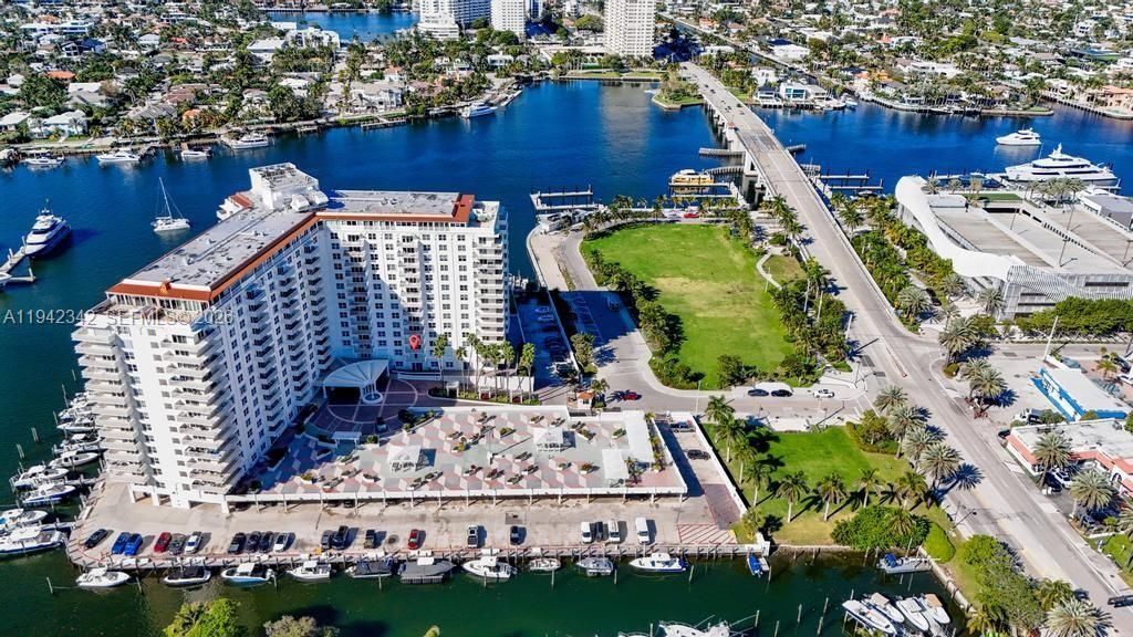 1 Las Olas Circle, Unit 306, Fort Lauderdale, FL 33316 Photo
