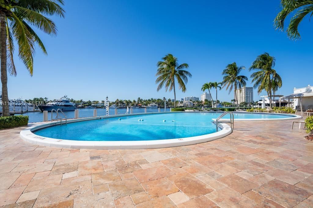 1 Las Olas Circle, Unit 306, Fort Lauderdale, FL 33316 Photo