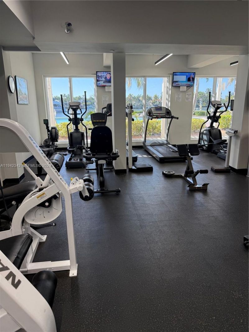 1 Las Olas Circle, Unit 306, Fort Lauderdale, FL 33316 Photo