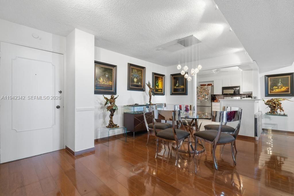 1 Las Olas Circle, Unit 306, Fort Lauderdale, FL 33316 Photo