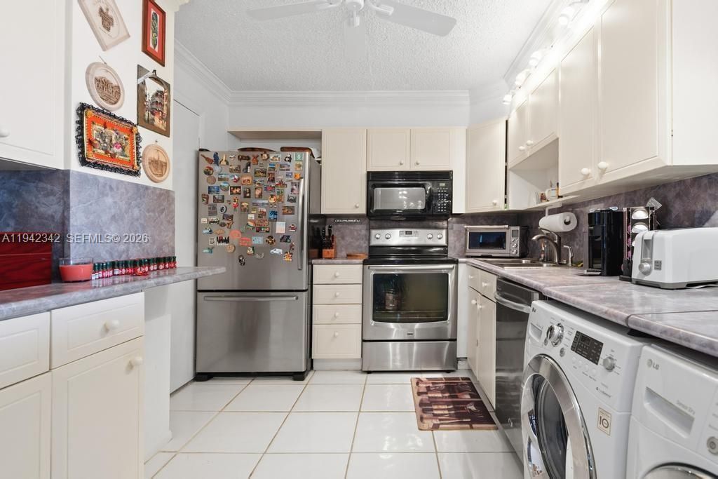 1 Las Olas Circle, Unit 306, Fort Lauderdale, FL 33316 Photo