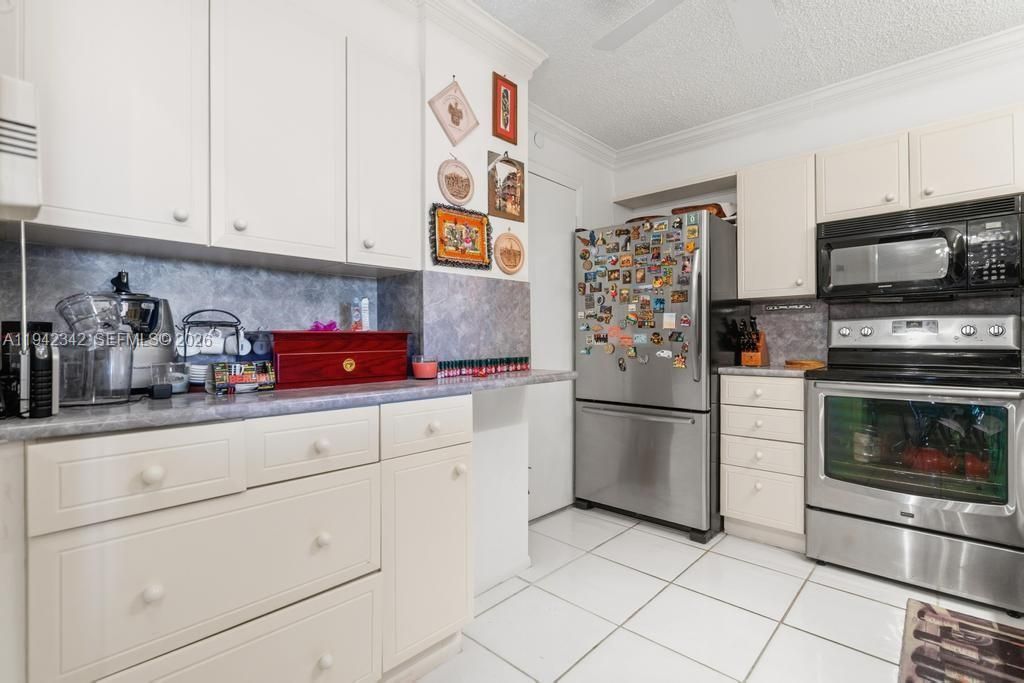 1 Las Olas Circle, Unit 306, Fort Lauderdale, FL 33316 Photo