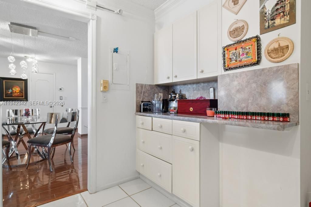 1 Las Olas Circle, Unit 306, Fort Lauderdale, FL 33316 Photo