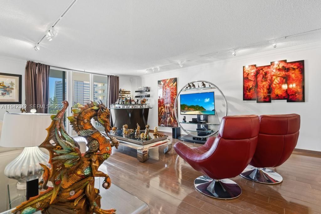 1 Las Olas Circle, Unit 306, Fort Lauderdale, FL 33316 Photo