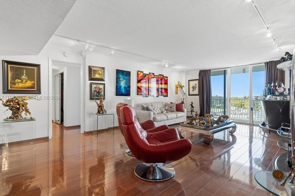 1 Las Olas Circle, Unit 306, Fort Lauderdale, FL 33316 Photo