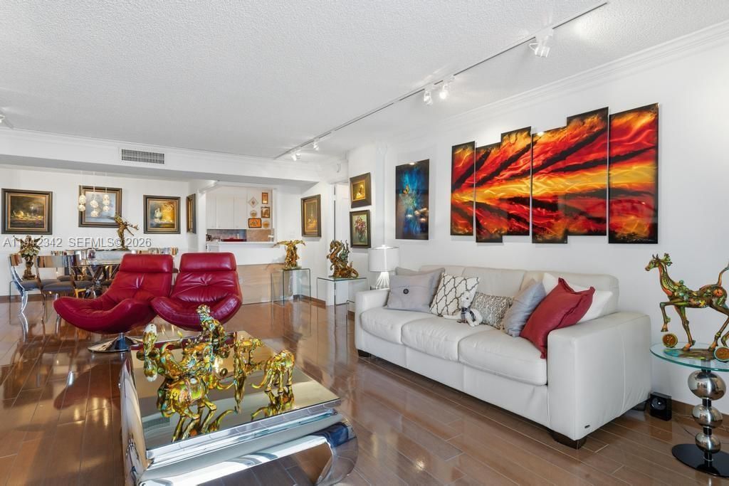 1 Las Olas Circle, Unit 306, Fort Lauderdale, FL 33316 Photo