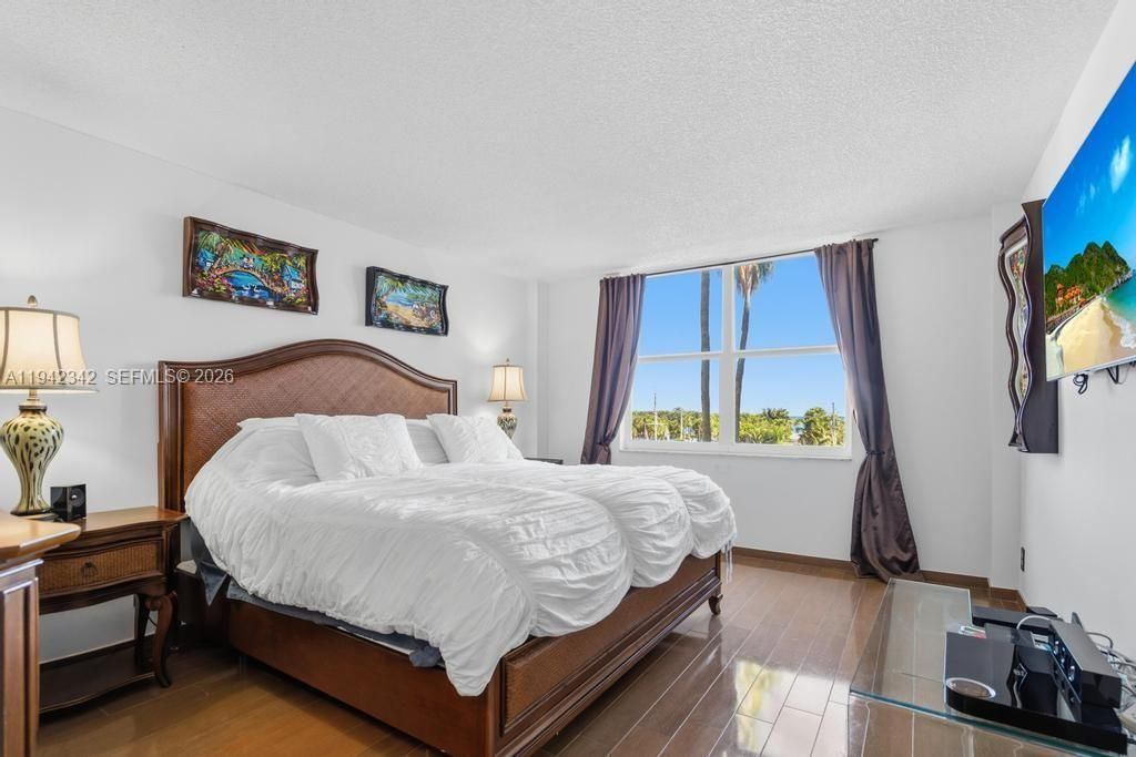 1 Las Olas Circle, Unit 306, Fort Lauderdale, FL 33316 Photo