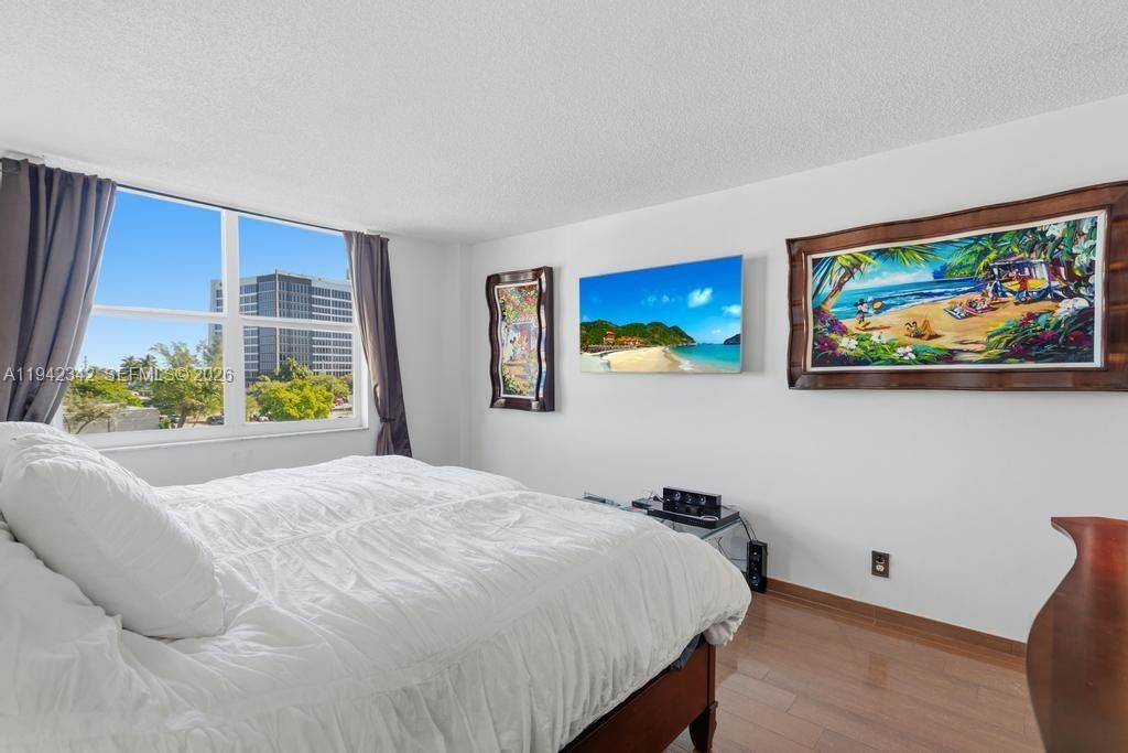 1 Las Olas Circle, Unit 306, Fort Lauderdale, FL 33316 Photo