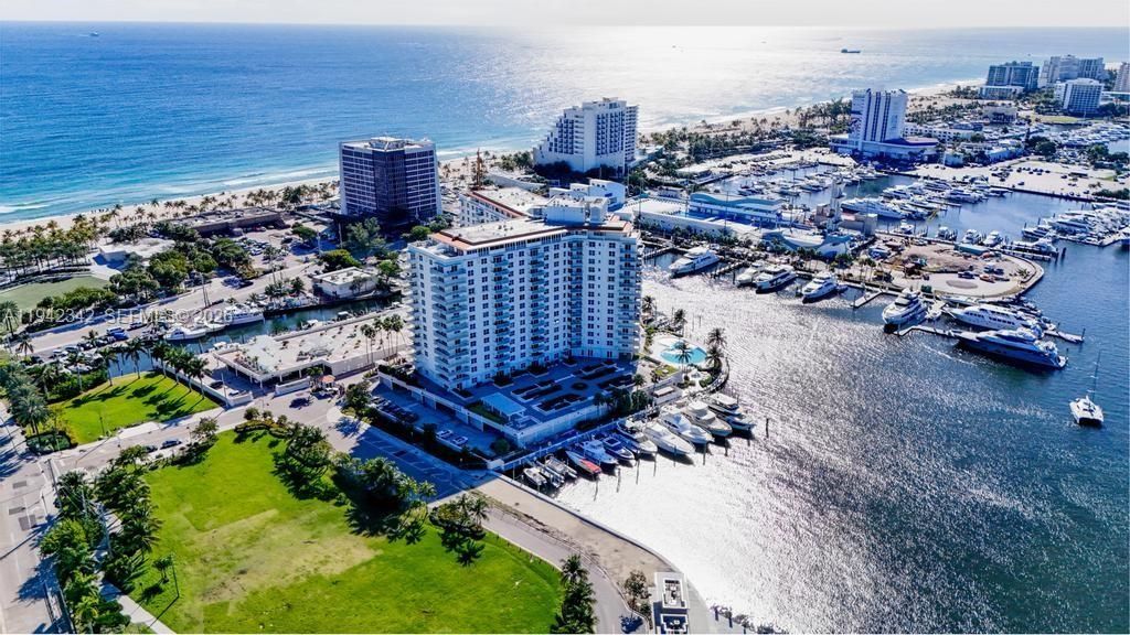 1 Las Olas Circle, Unit 306, Fort Lauderdale, FL 33316 Photo