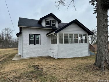 134 W Auburn Road, Rochester Hills, MI 48307