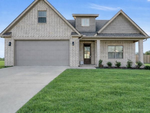 607 Prospect Valley Dr., Jonesboro, AR 72405