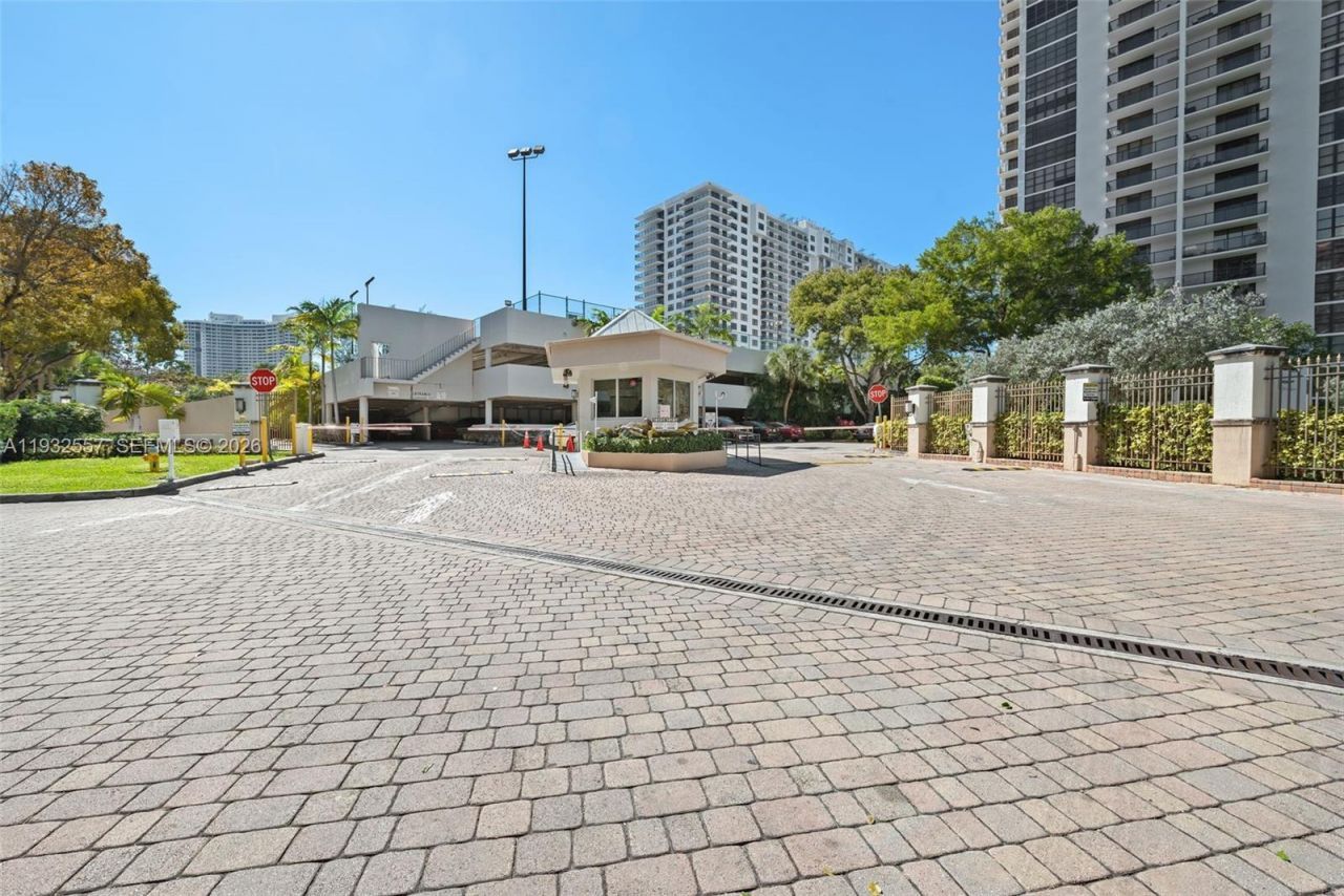 18151 NE 31st Ct, Unit 1714, Aventura, FL 33160 Photo