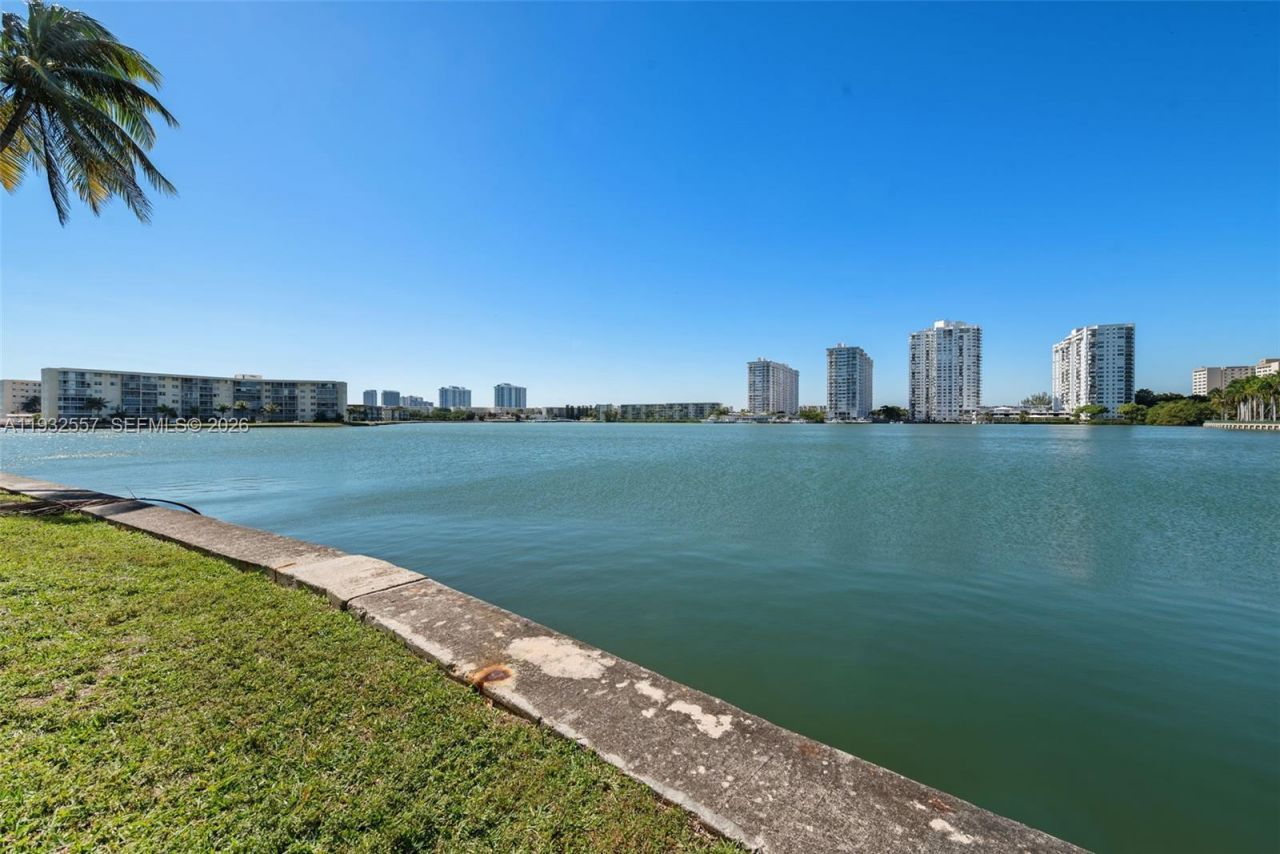 18151 NE 31st Ct, Unit 1714, Aventura, FL 33160 Photo