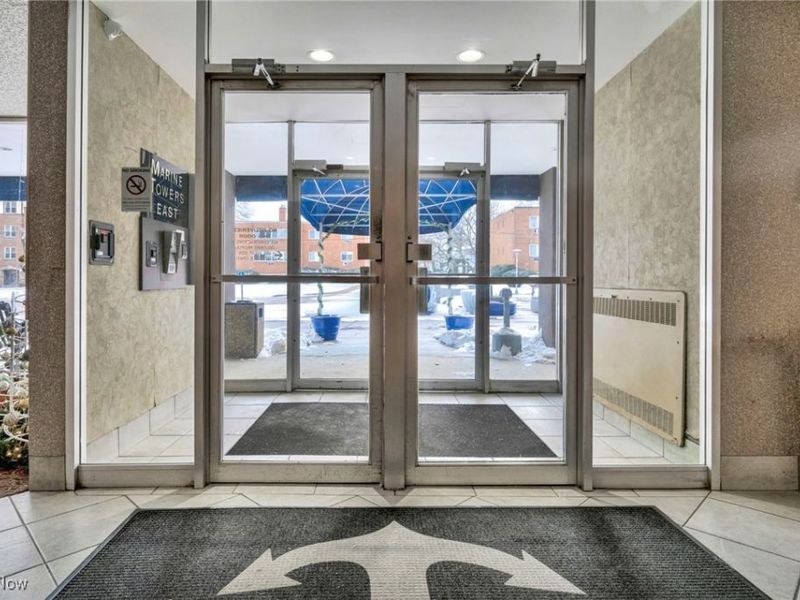 12520 Edgewater Drive, Unit 401, Lakewood, OH 44107 Photo 28