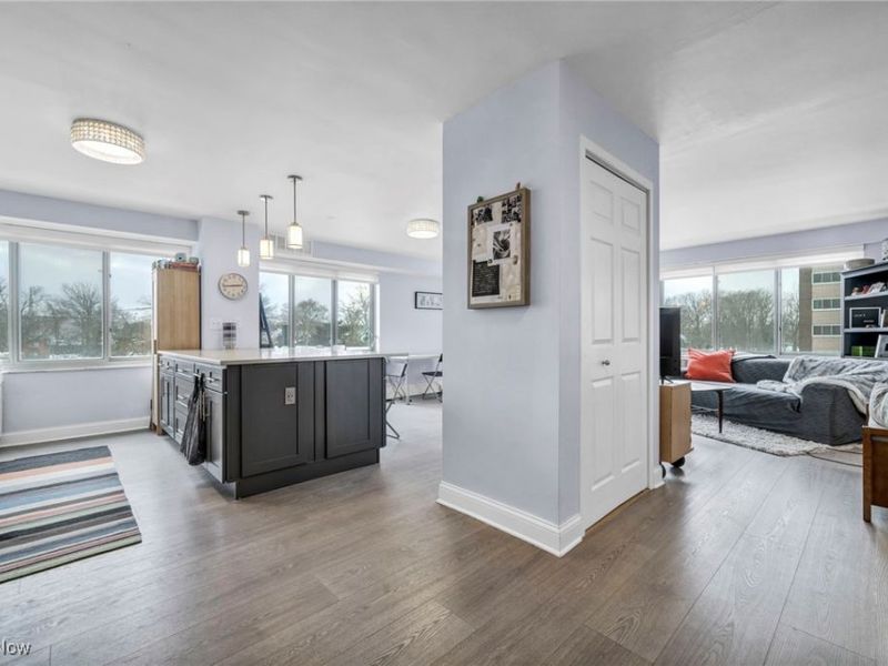 12520 Edgewater Drive, Unit 401, Lakewood, OH 44107 Photo 5