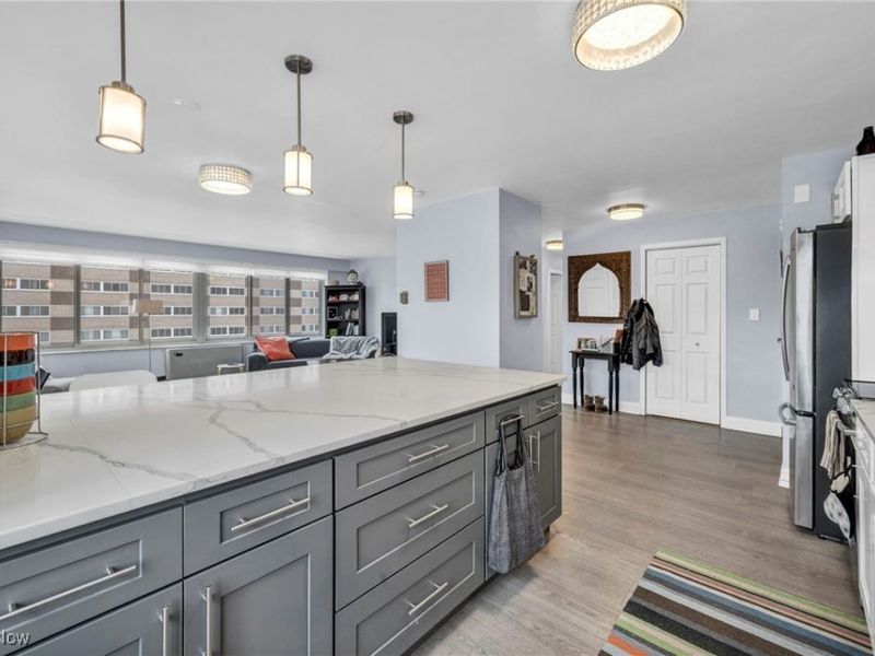 12520 Edgewater Drive, Unit 401, Lakewood, OH 44107 Photo 8