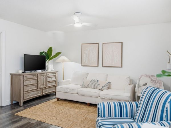 1200 Colonnades Drive, Unit 102, Fort Pierce, FL 34949