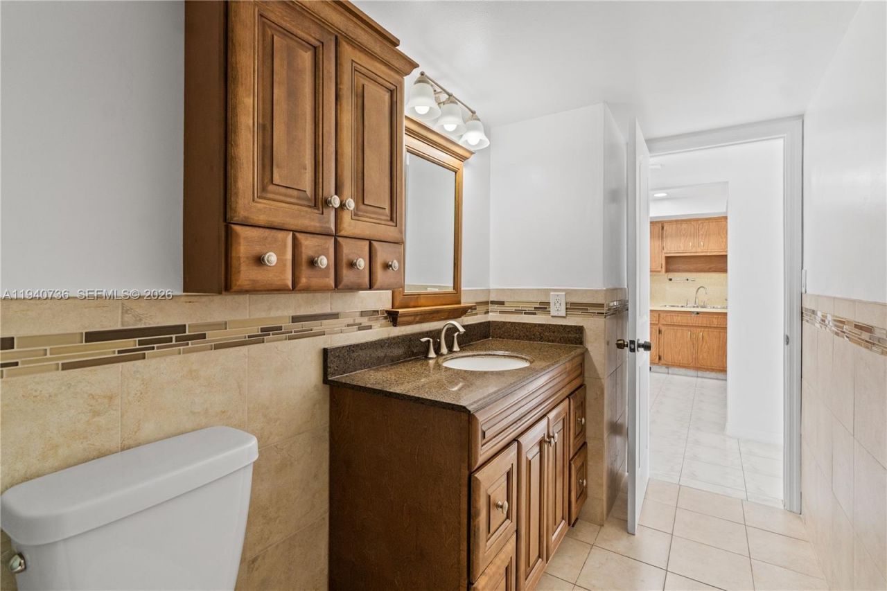 1351 NE Miami Gardens Dr, Unit 301E, Miami, FL 33179 Photo