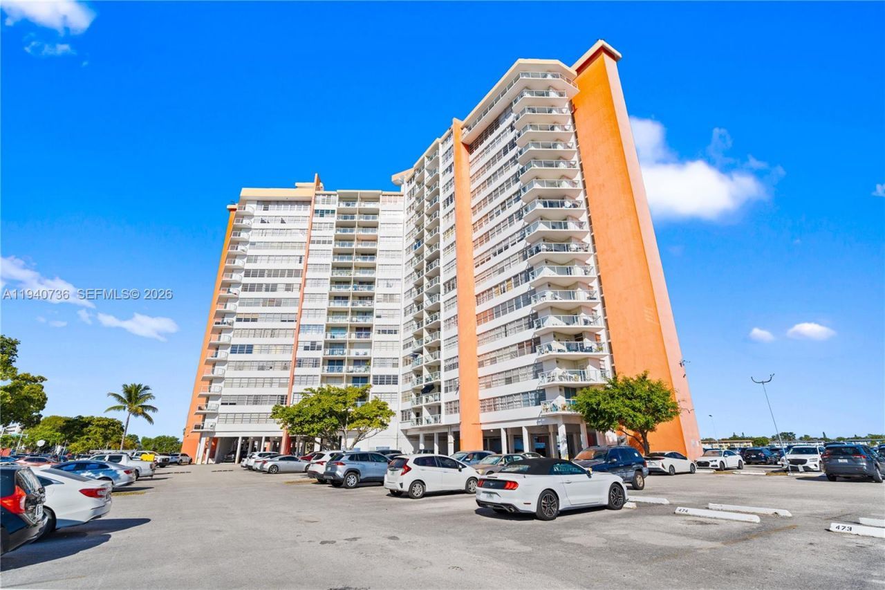 1351 NE Miami Gardens Dr, Unit 301E, Miami, FL 33179 Photo