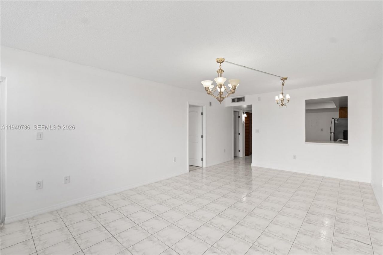 1351 NE Miami Gardens Dr, Unit 301E, Miami, FL 33179 Photo