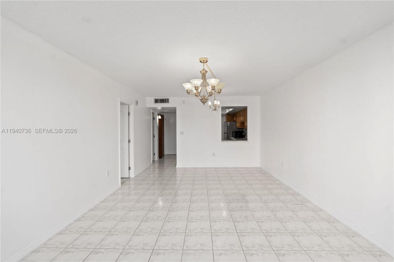 1351 NE Miami Gardens Dr, Unit 301E, Miami, FL 33179 Photo