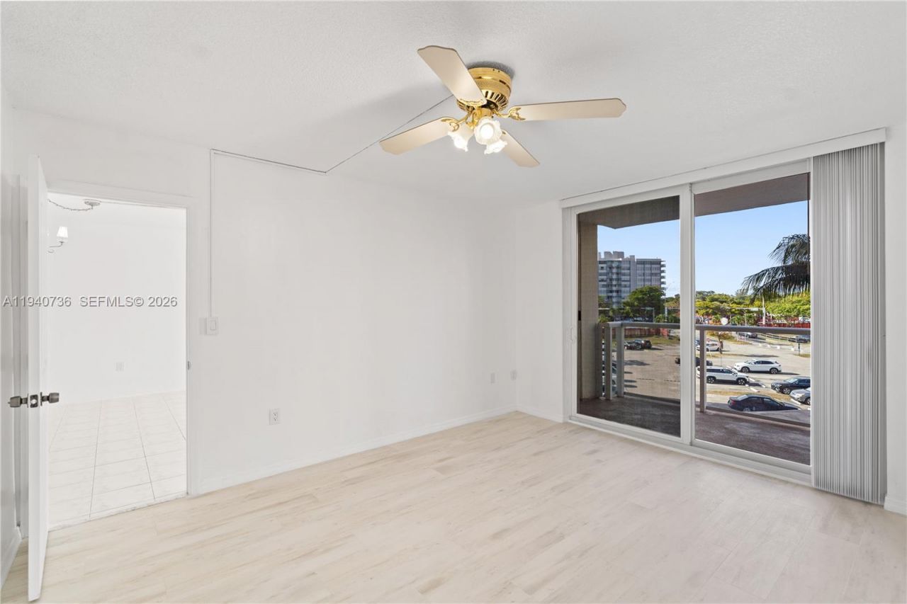 1351 NE Miami Gardens Dr, Unit 301E, Miami, FL 33179 Photo