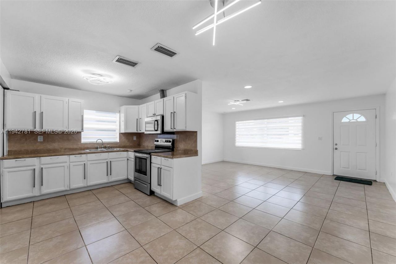 15805 SW 300th Ter, Homestead, FL 33033 Photo