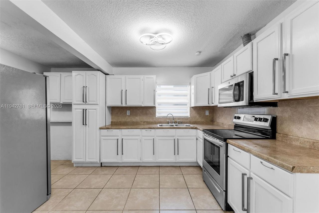 15805 SW 300th Ter, Homestead, FL 33033 Photo