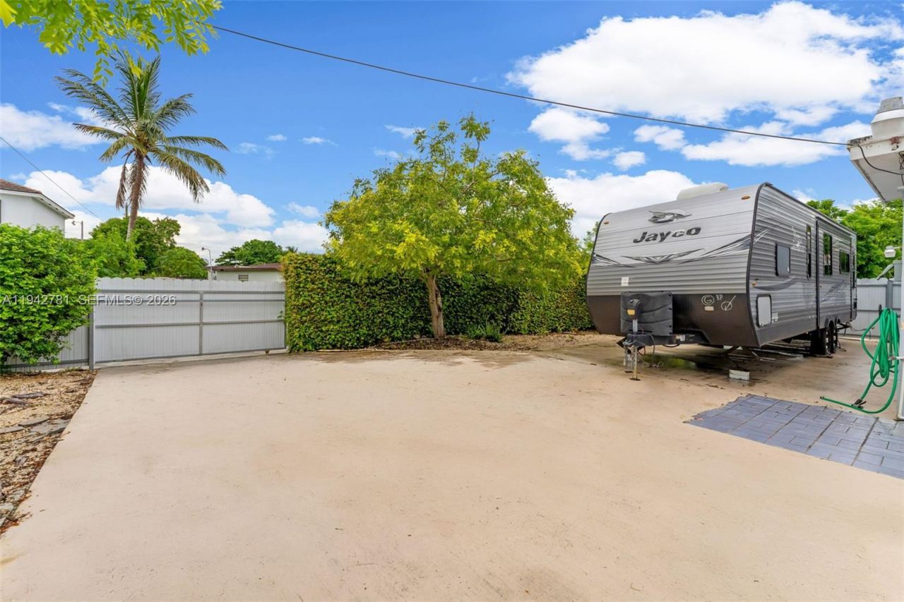 15805 SW 300th Ter, Homestead, FL 33033 Photo
