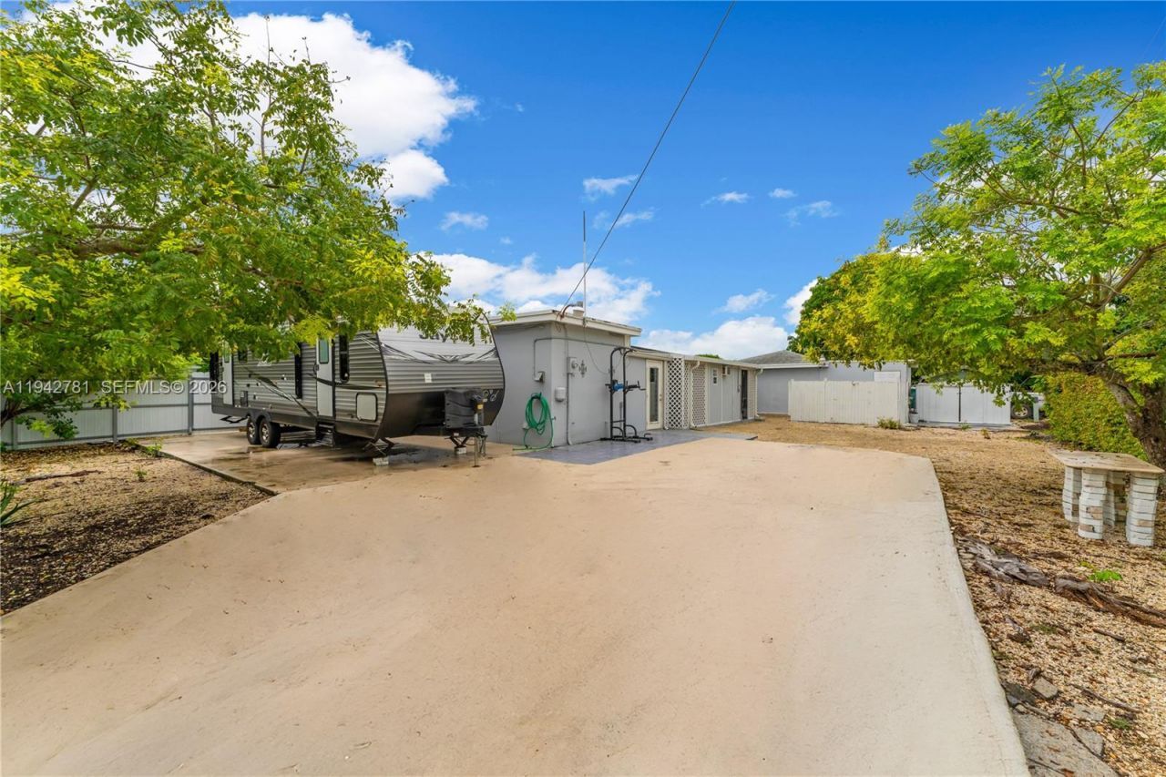15805 SW 300th Ter, Homestead, FL 33033 Photo
