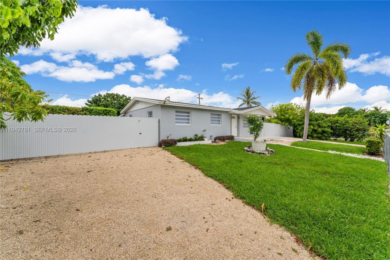 15805 SW 300th Ter, Homestead, FL 33033 Photo