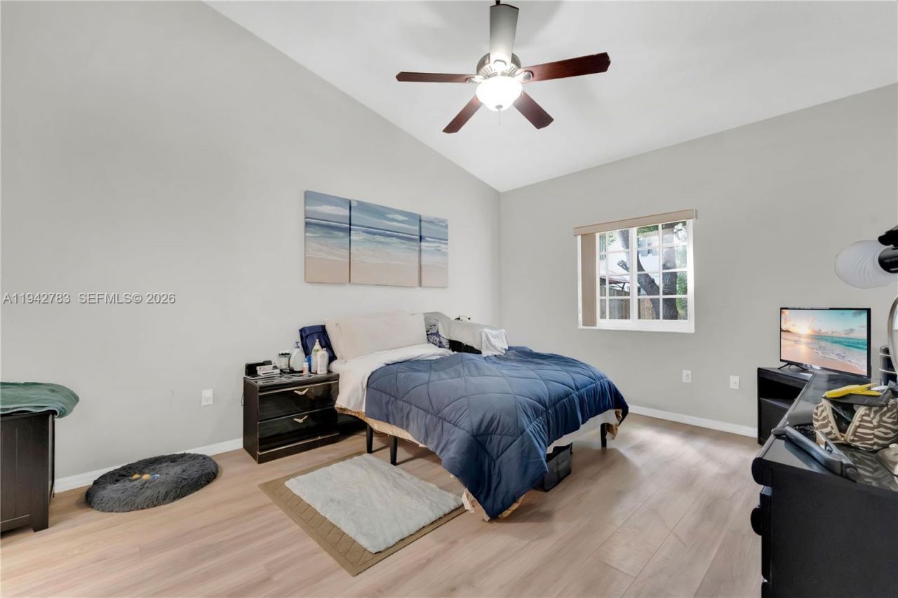 1174 NE 32nd Ave, Homestead, FL 33033 Photo