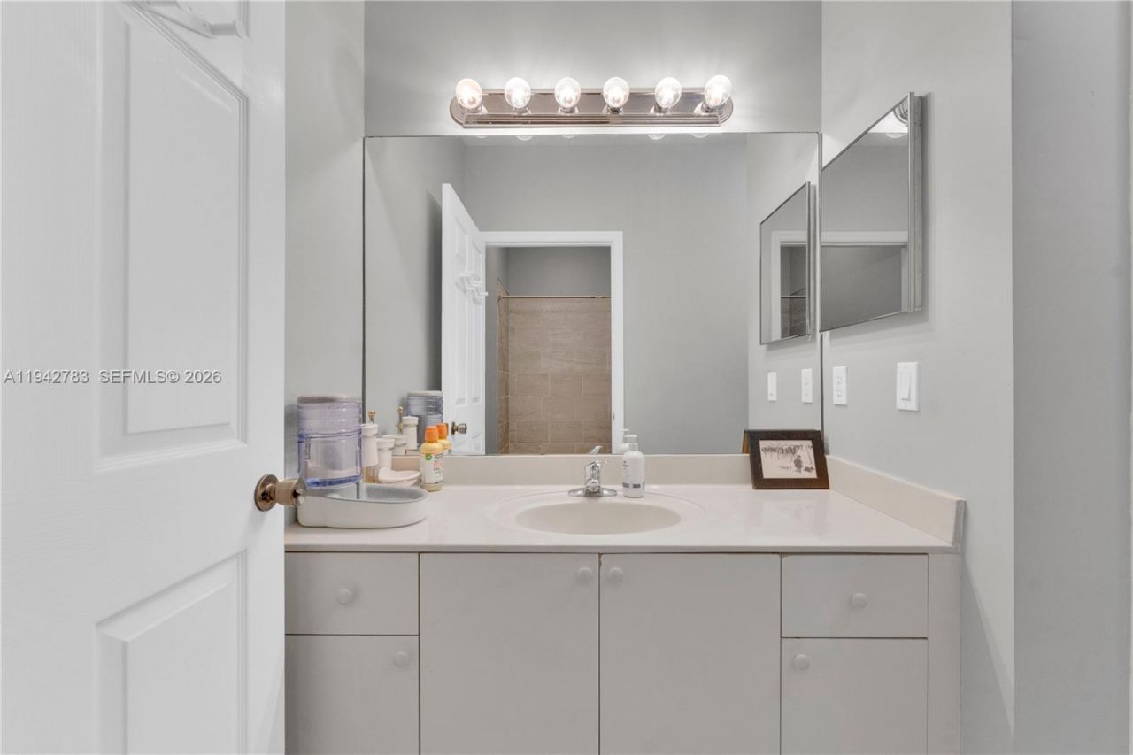 1174 NE 32nd Ave, Homestead, FL 33033 Photo