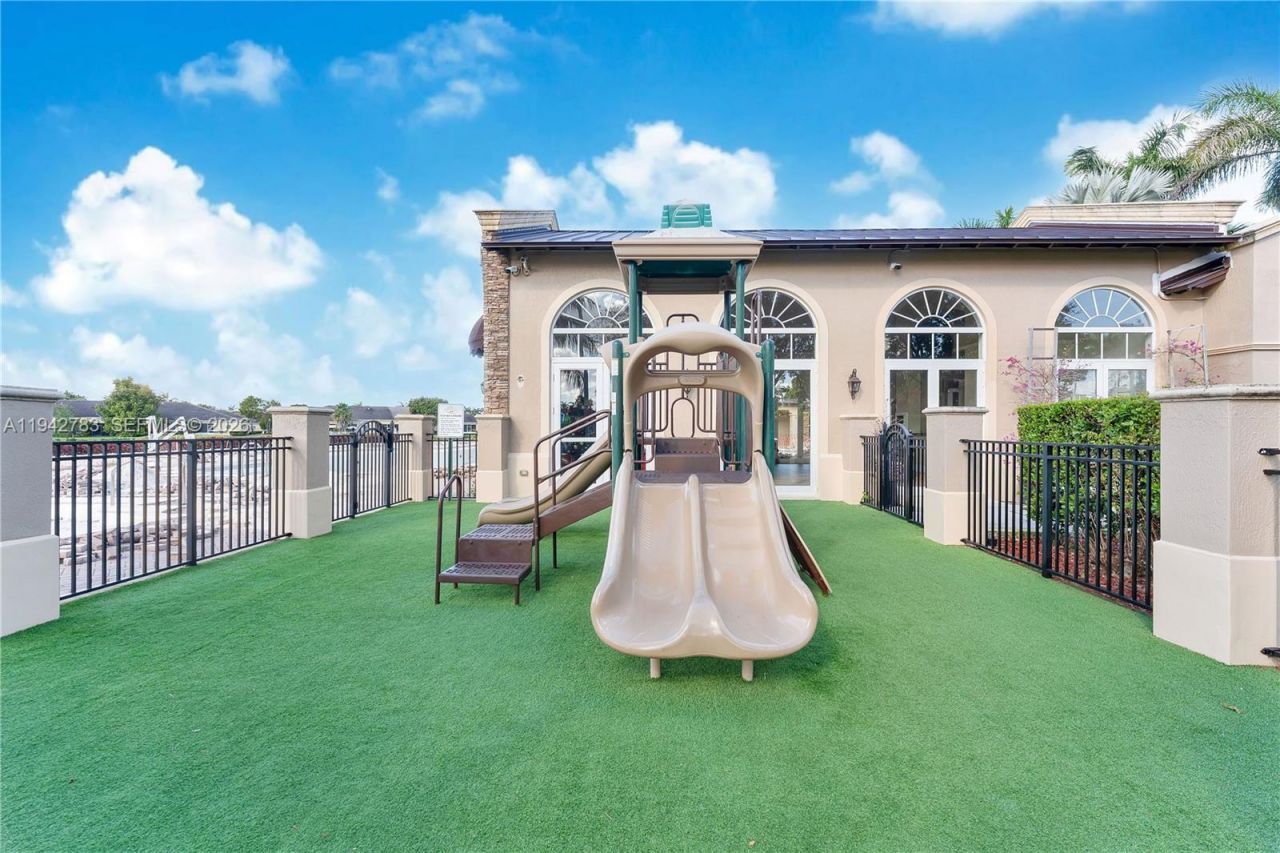 1174 NE 32nd Ave, Homestead, FL 33033 Photo