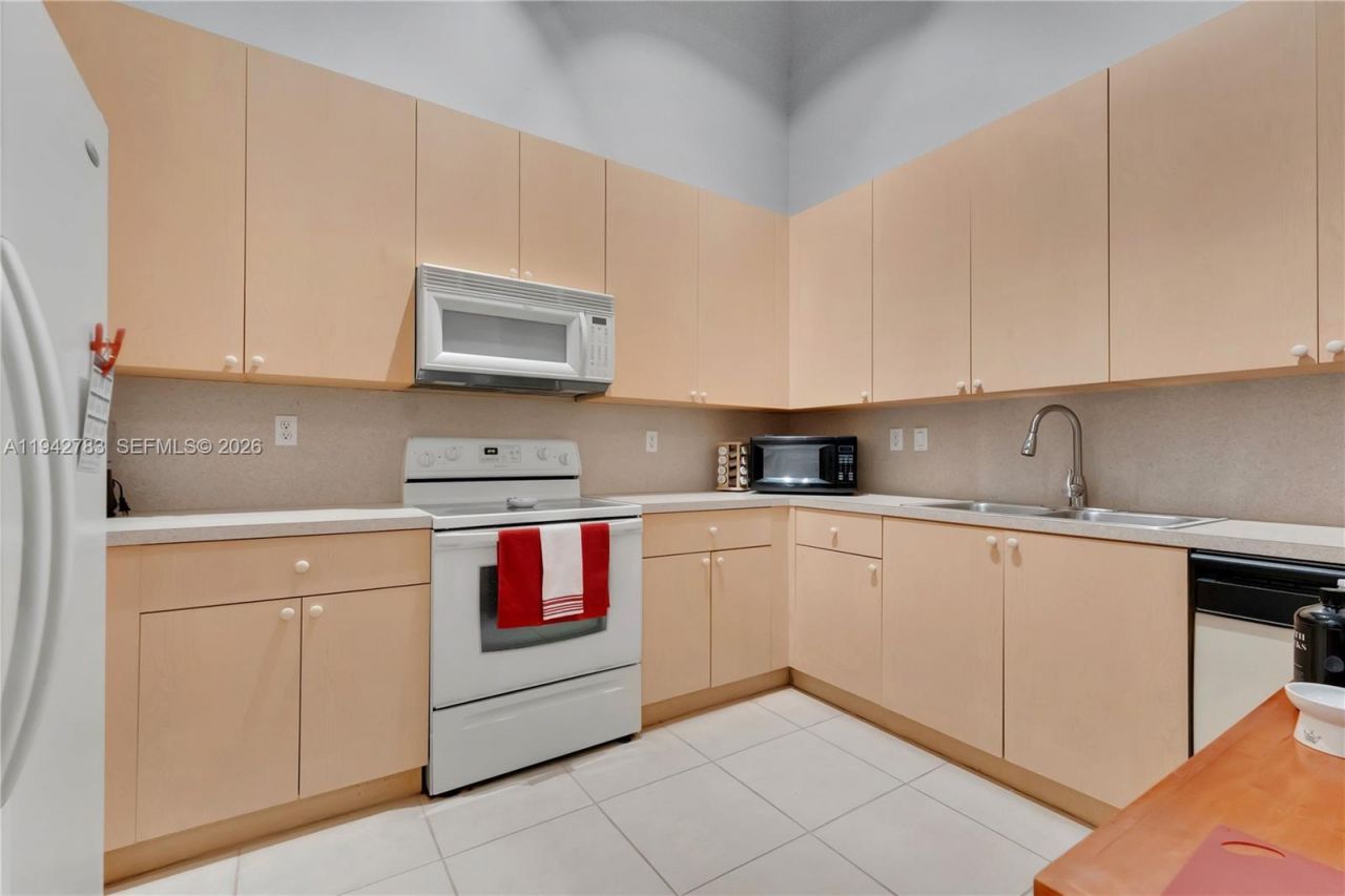 1174 NE 32nd Ave, Homestead, FL 33033 Photo