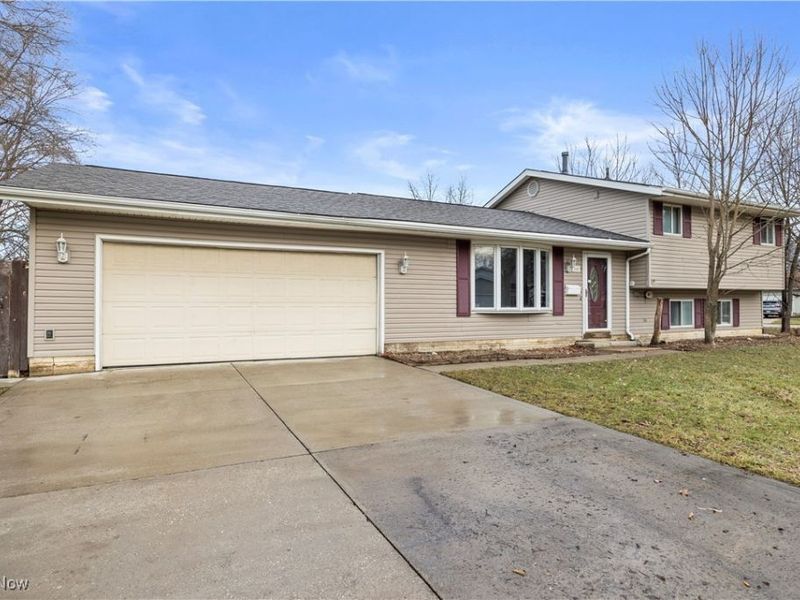 165 Meadow Drive, Elyria, OH 44035 Photo 3