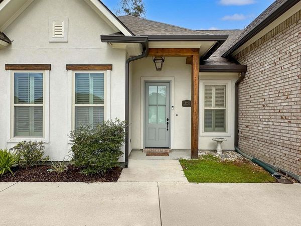 16045 Greycliff Ave, Pride, LA 70770