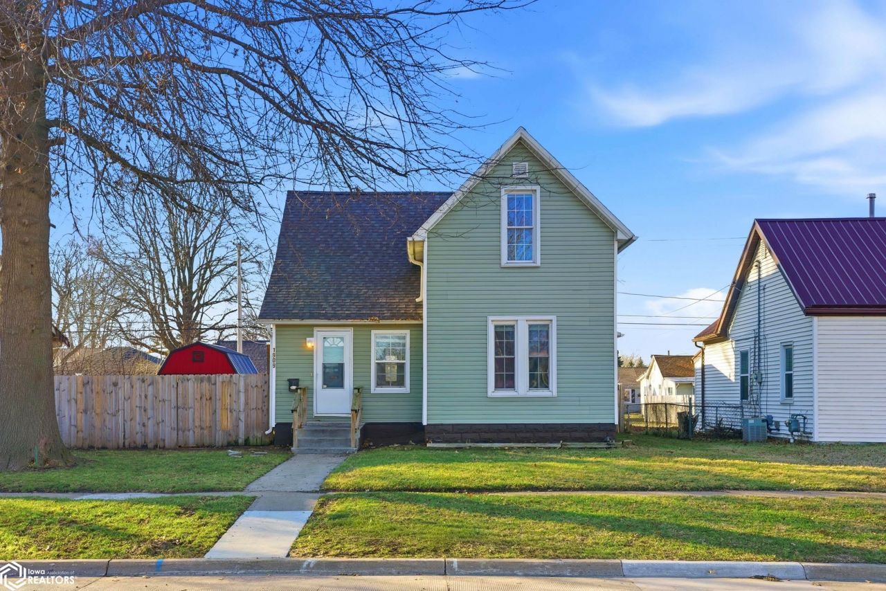 1909 Madison Avenue, Burlington, IA 52601 Main Photo