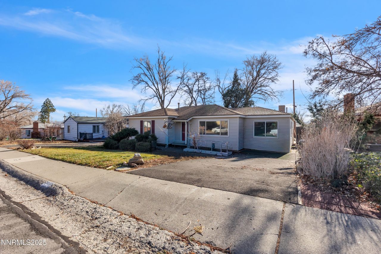 2050 N Lassen Drive, Reno, NV 89503 Photo