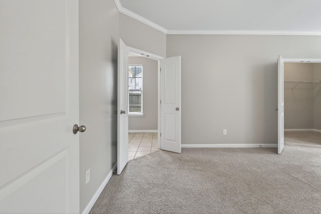 194 Cypress Forest Drive Photo 17