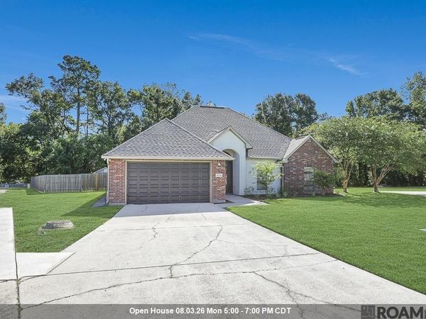 22782 Greencliff Dr, Denham Springs, LA 70726