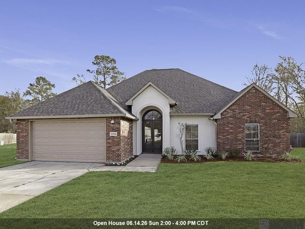22782 Greencliff Dr, Denham Springs, LA 70726