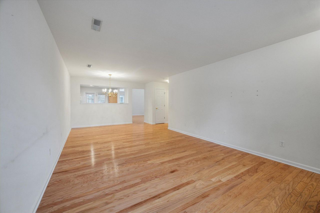 5208 Fernland Way Photo 13