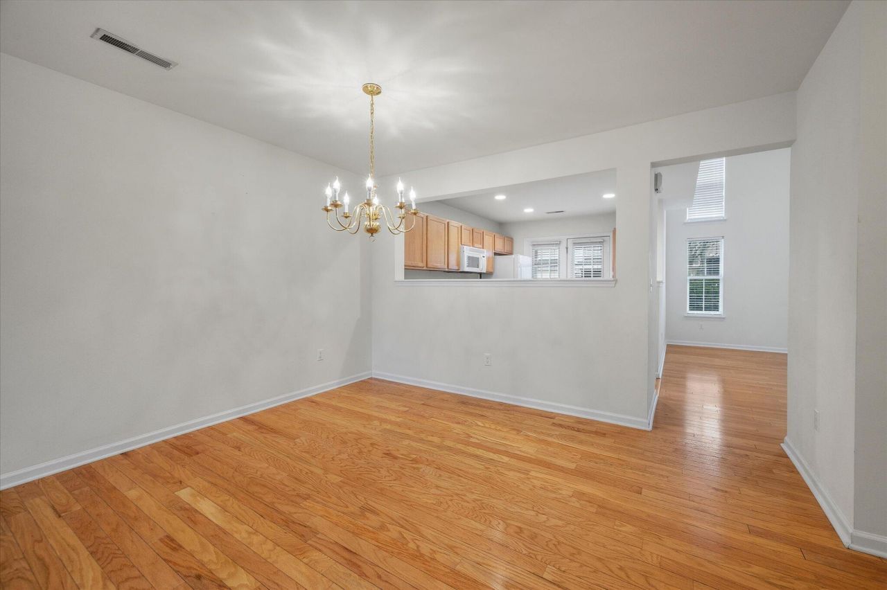 5208 Fernland Way Photo 15