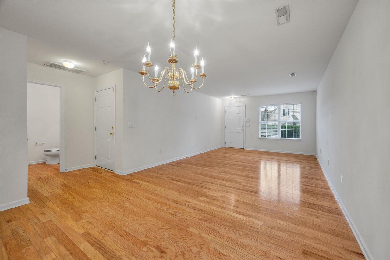 5208 Fernland Way Photo 16