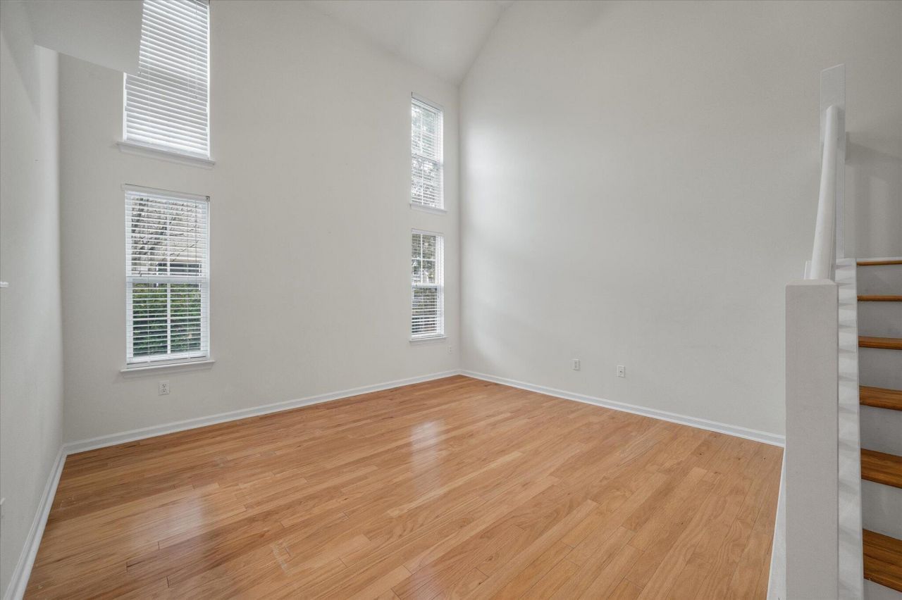 5208 Fernland Way Photo 17