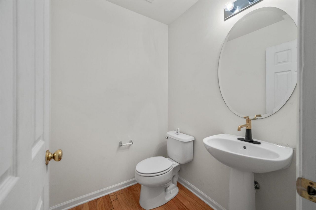 5208 Fernland Way Photo 26