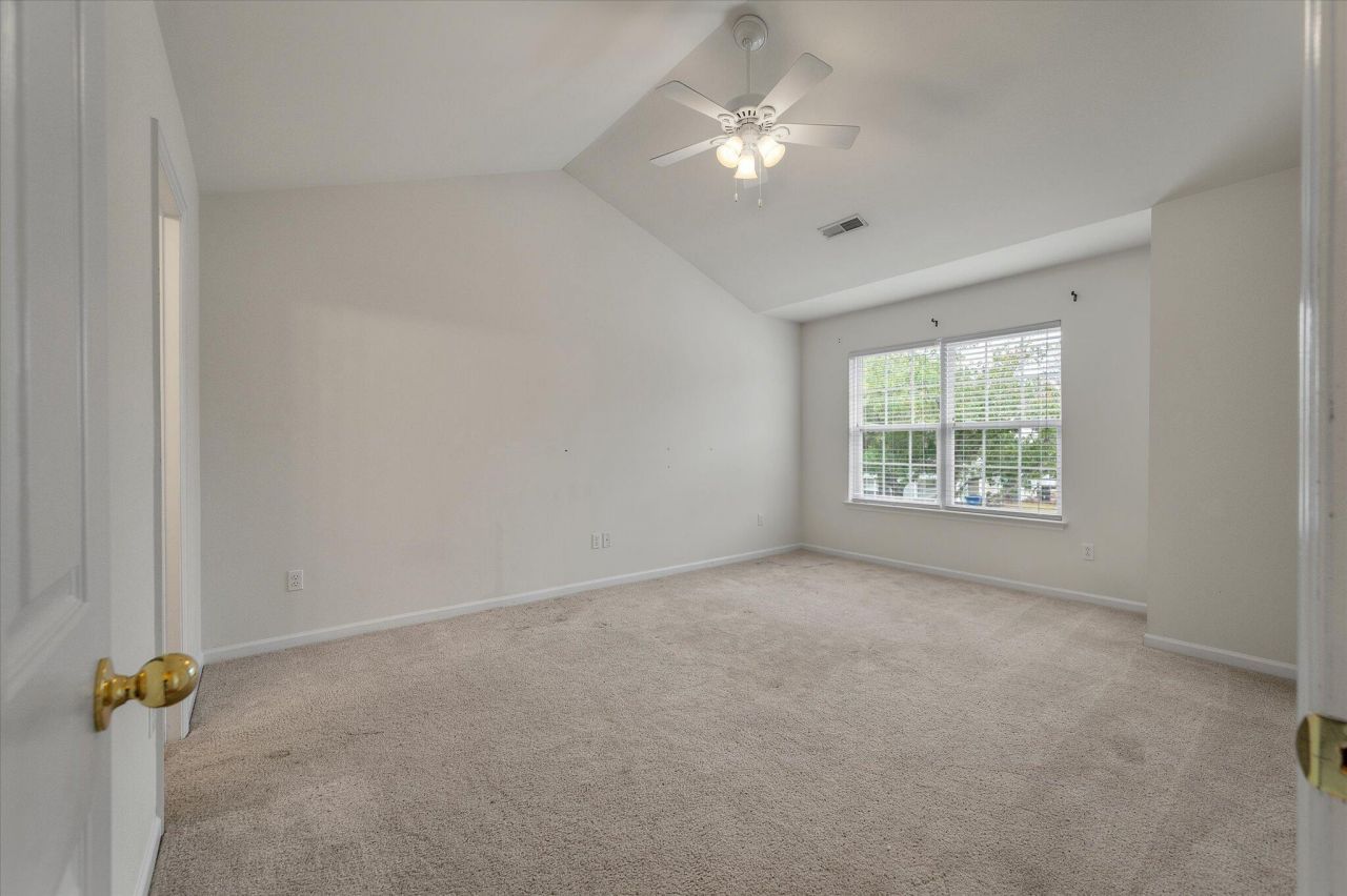 5208 Fernland Way Photo 27